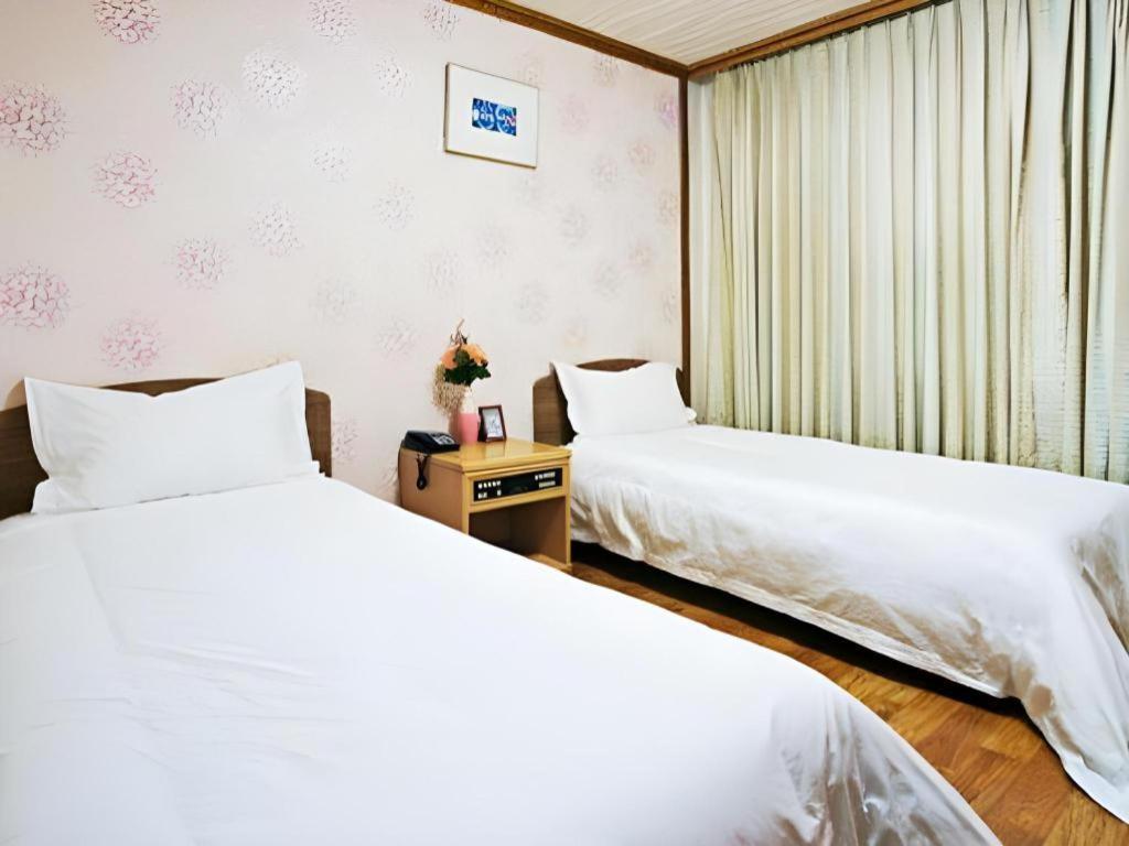 Emerald Hotel Чеджудо Экстерьер фото