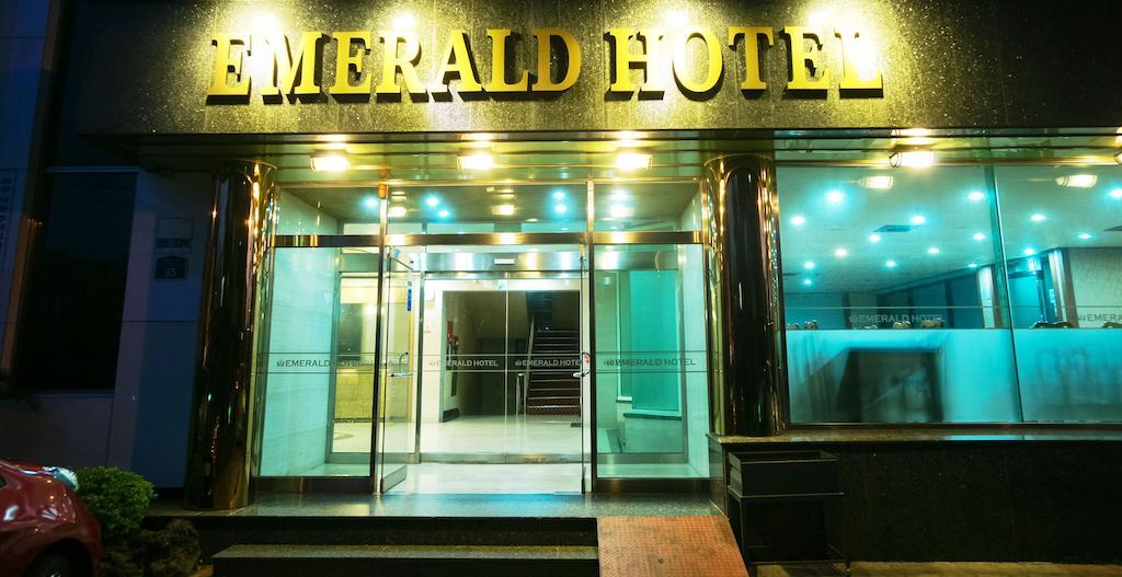Emerald Hotel Чеджудо Экстерьер фото