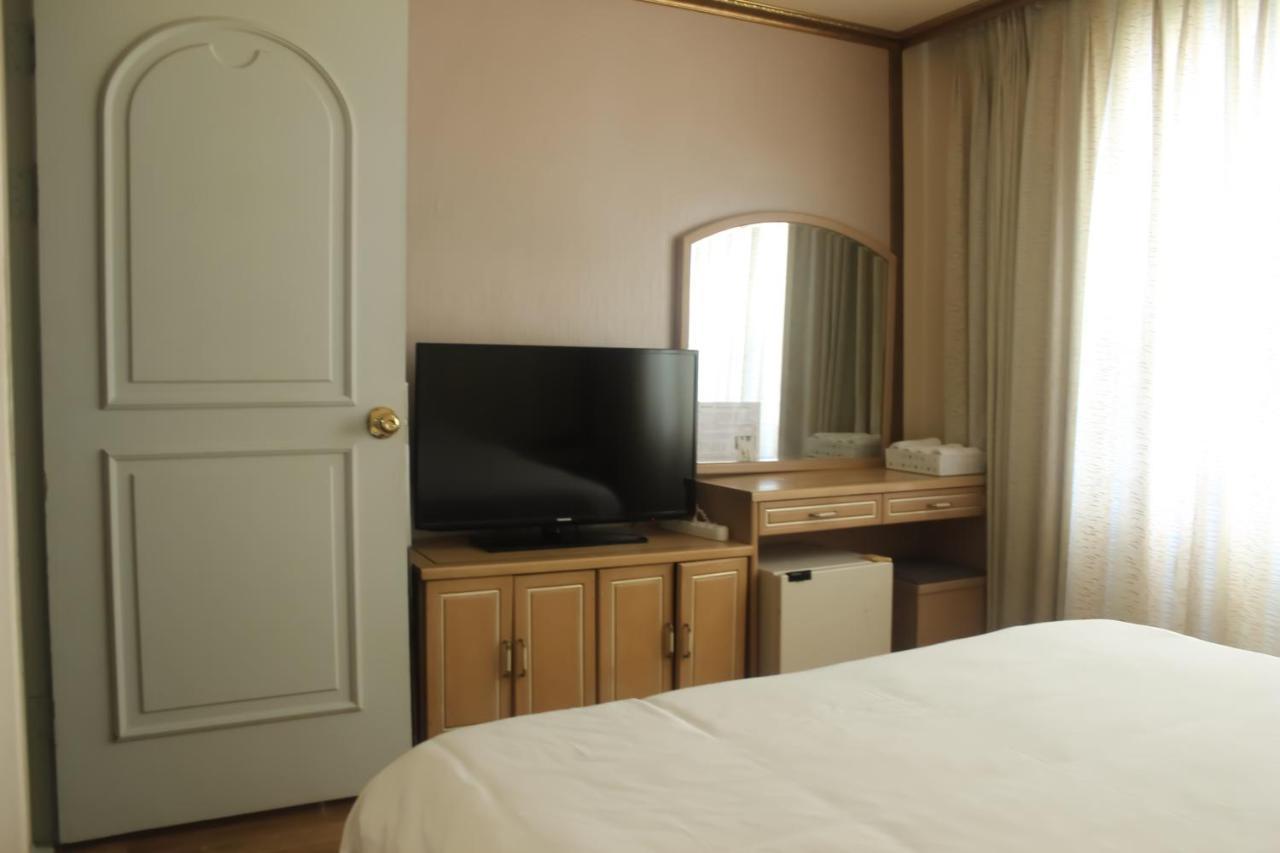 Emerald Hotel Чеджудо Экстерьер фото