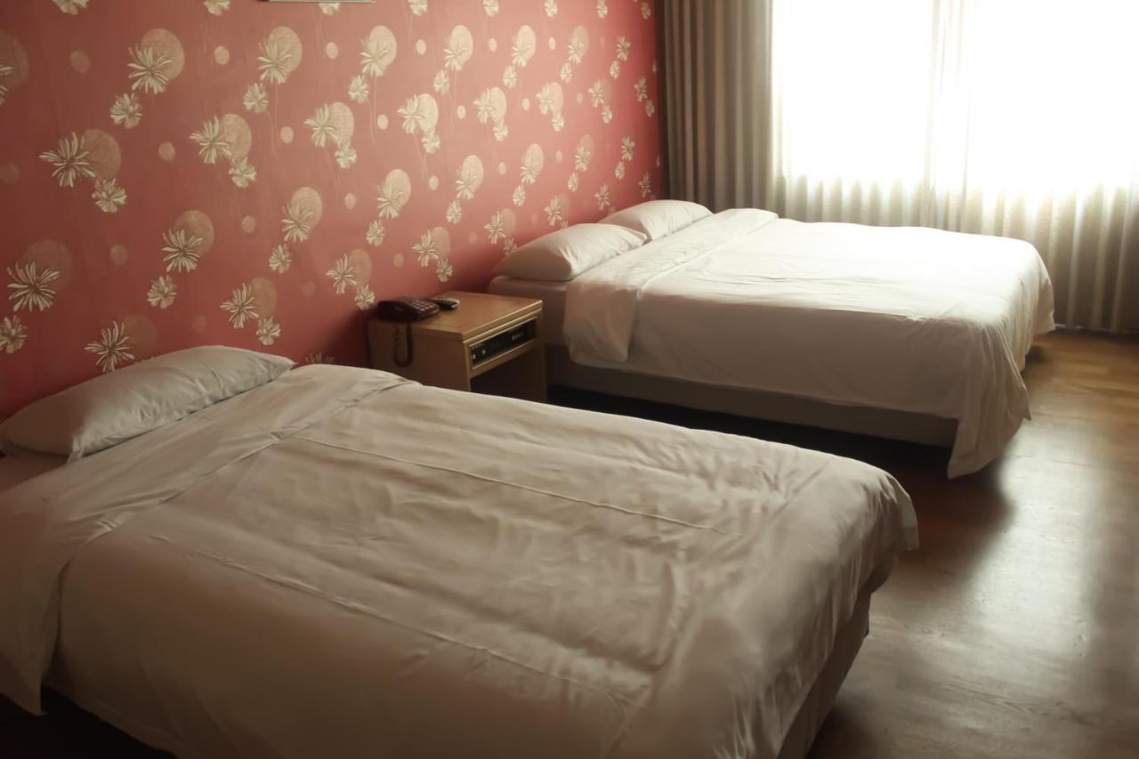 Emerald Hotel Чеджудо Экстерьер фото