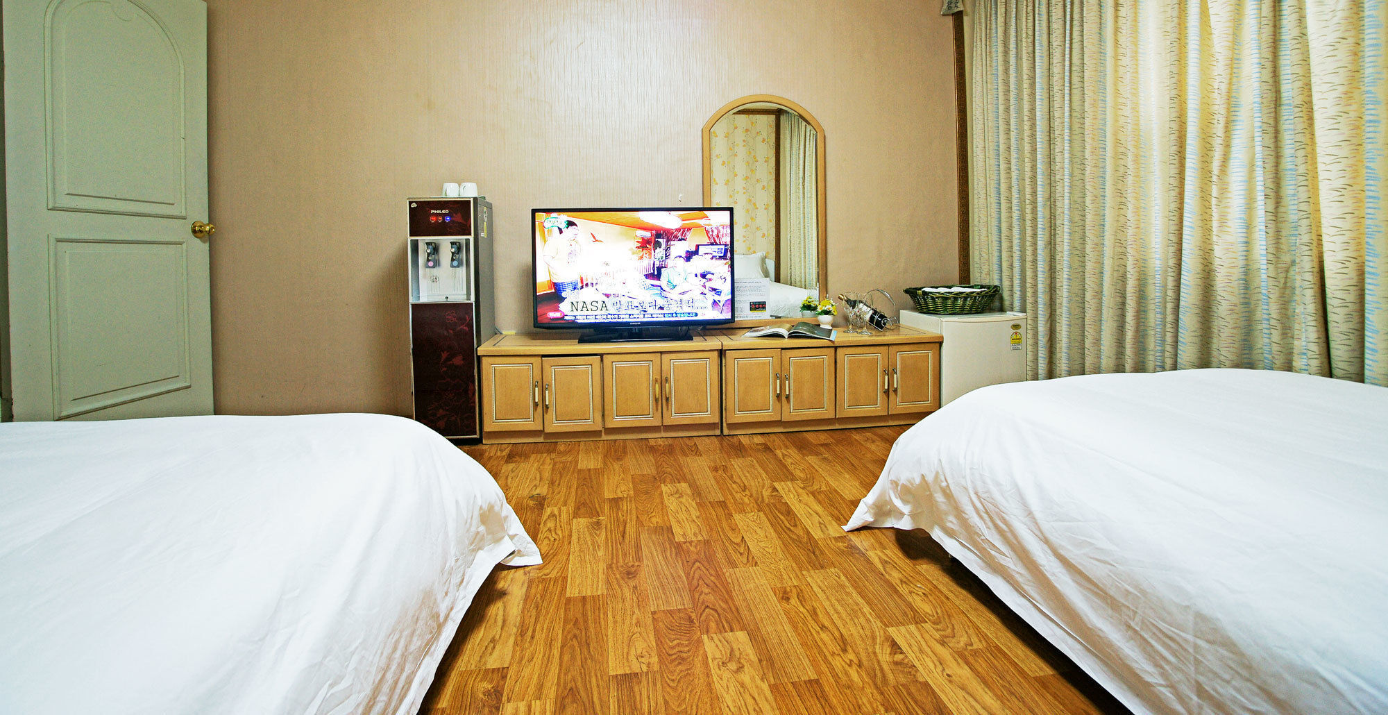 Emerald Hotel Чеджудо Экстерьер фото